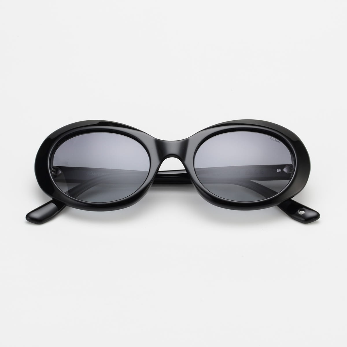 Alternative view of VSM 02 / C05 - Transparent Green Demo Lenses