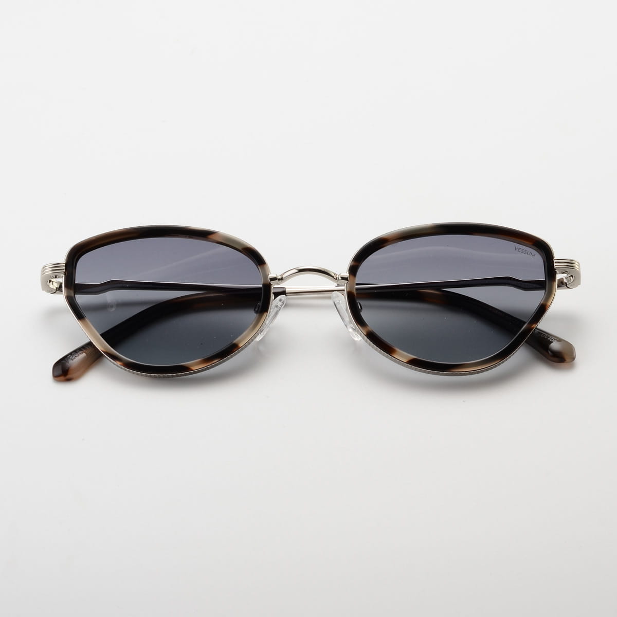 Alternative view of VSM 03 / C06 - Tortoise Grey Gradient Grey